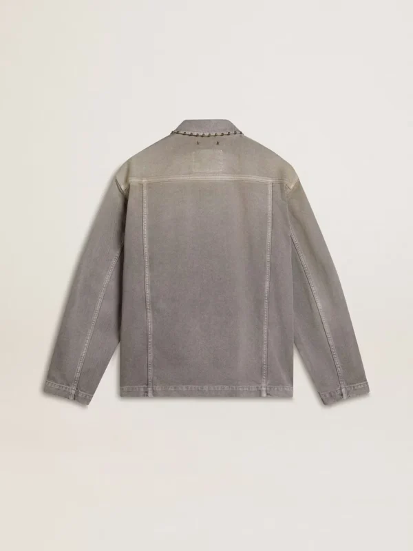 Giacca da uomo in denim grigio con borchie
